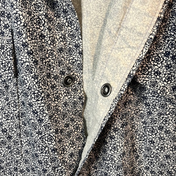 Men’s | American Rag Floral Button Down | Medium - Picture 4 of 6